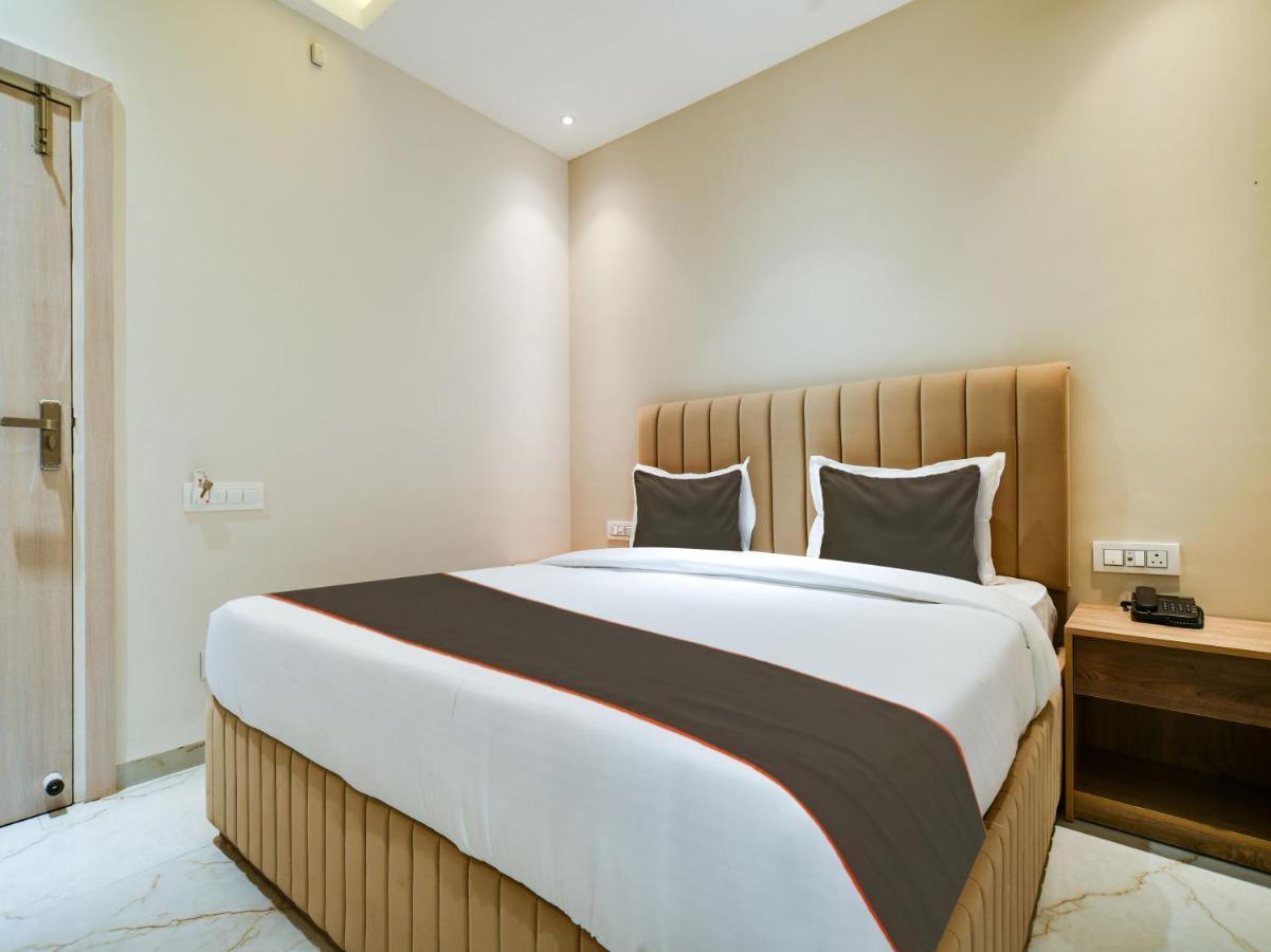 Collection O Hotel Mint Индаур Экстерьер фото