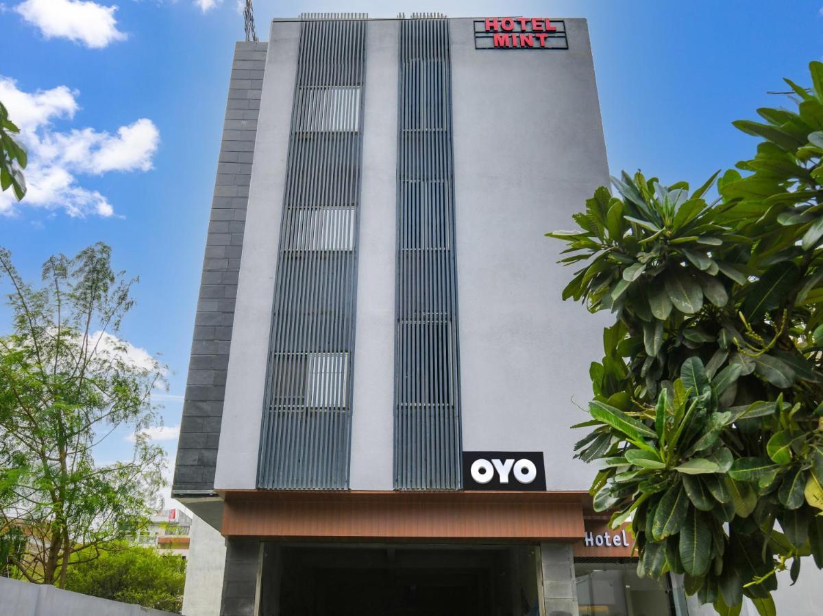 Collection O Hotel Mint Индаур Экстерьер фото