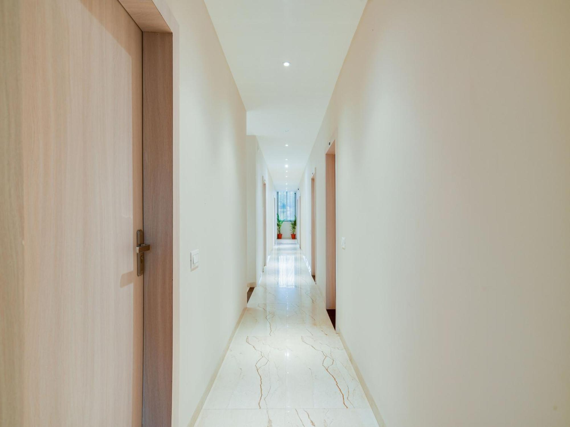 Collection O Hotel Mint Индаур Экстерьер фото