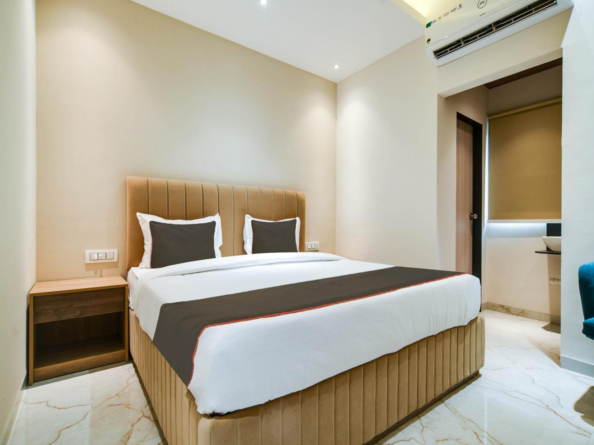 Collection O Hotel Mint Индаур Экстерьер фото