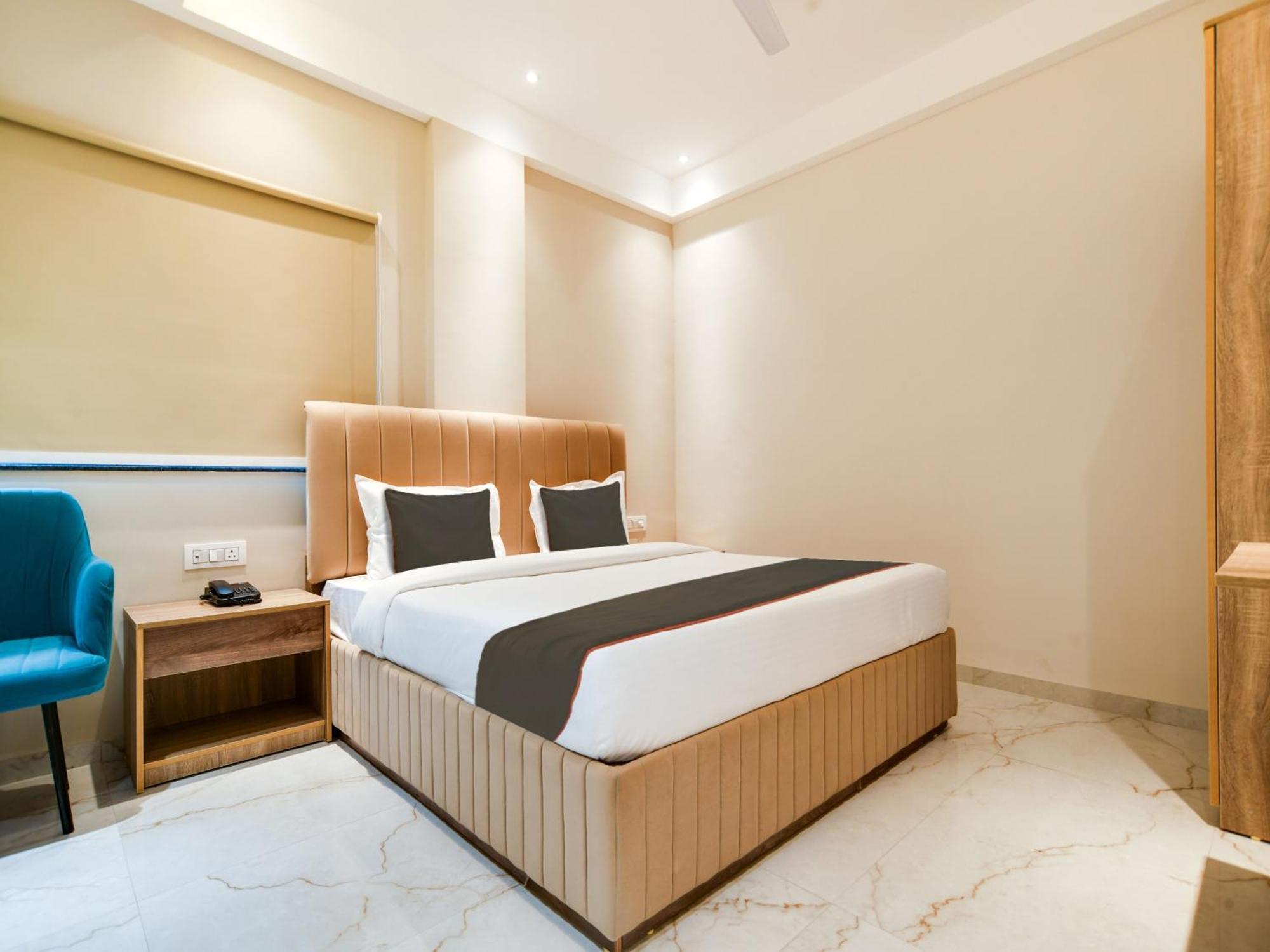 Collection O Hotel Mint Индаур Экстерьер фото